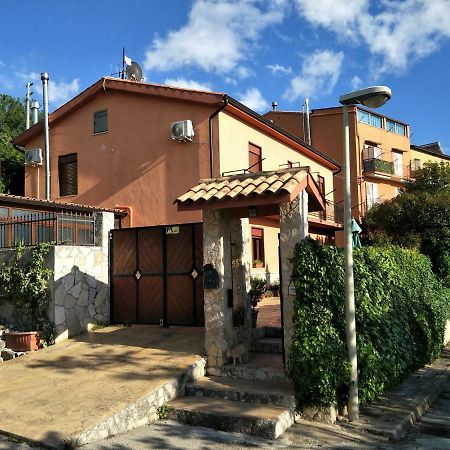 B&B Benjamas Bisacquino Esterno foto