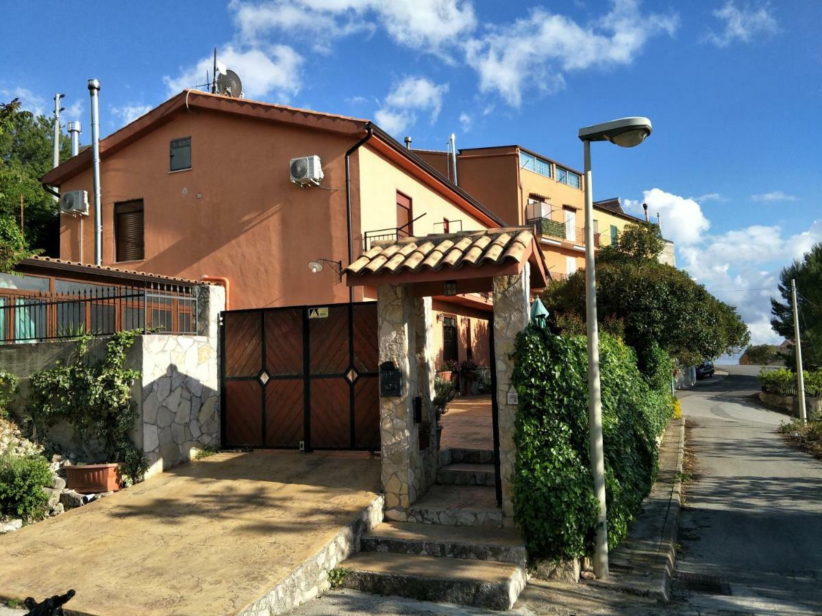 B&B Benjamas Bisacquino Esterno foto