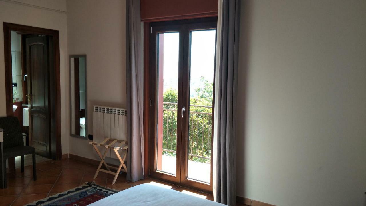 B&B Benjamas Bisacquino Esterno foto